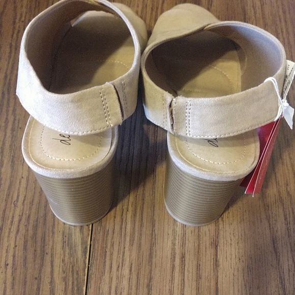 Shoes - Picture 2 of 2